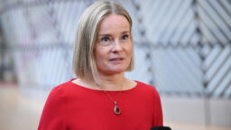 ”Ämmä on niin ilkeä, ettei sikiötkään pysy sen sisällä” – Riikka Purra julkaisi saamiaan silmittömiä vihaviestejä