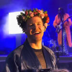 Olavi Uusivirran naurukohtaus katkaisi Muumit-lukumaratonin – tytär otti tilanteen haltuun