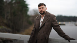 Uusi Bachelor on entinen poliisi ja nykyinen vaikuttaja