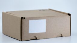 IS: Kahden mysteeripaketin sisällöt paljastuivat – ei tullut puhelinta