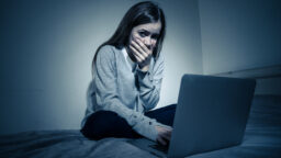 Striimaaja kuoli suorassa lähetyksessä – viranomaiset selvittävät, syyllistyivätkö katsojat rikokseen