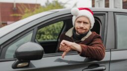 Sikamainen bemarikuski tuhosi kilometreittäin hiihtolatua ja ajoi latukoneen kuljettajan päälle