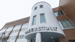 IL: Lisää rikosepäilyjä vauvansa betoniin paiskanneen isän taustalta – uhkasi tappaa poliisin