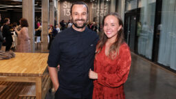 ”Tajusin, että nyt ei ole aikaa kysellä” – Sara Parikan dramaattinen synnytys oli minuuteista kiinni