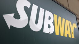 Keski-ikäinen esimies hyväksikäytti alaikäistä työntekijää pikaruokaravintolassa