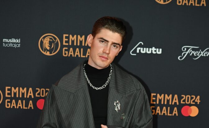 ”Täs on nyt jotain liianki tuttua” – Kopioiko Robin Packalenin tuleva sinkku Benjaminia ja Bessiä?