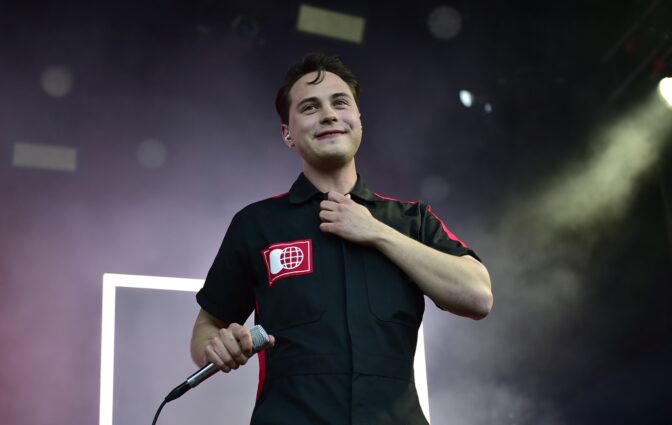 ”Hesarin tilaus loppui siihen paikkaan” – Kuumaan levyn murska-arvio oli faneille liikaa