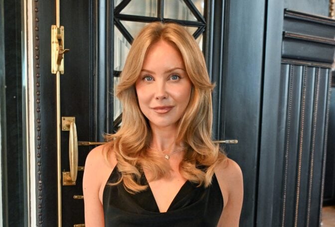 Lohen spermaa kasvoille? Sabina Särkkä testasi Hollywoodin kohuhoidon