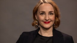 Sanna Stellan vitsailee ex-prinssi Andrew’n kohukuvalla – tässä hänen versionsa