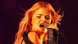 ”Kuuminta ja kauneinta ever!” – Erika Vikmanin UMK-asu sai kansan kohisemaan