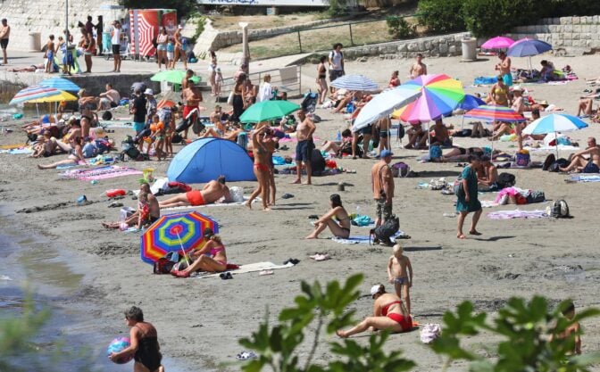 Suosikkilomakohteeseen alkoholin myyntikielto – syynä humaltuneiden turistien aiheuttamat häiriöt