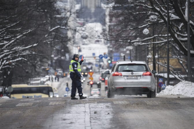 Vilkasliikenteisen tien läheisyydessä asuminen voi tuhota terveyden – eikä kyse ole pakokaasusta