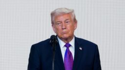 Törkeyden huippu: Trumpin jakamalla rasistisella videolla Barack ja Michelle Obama apinoina