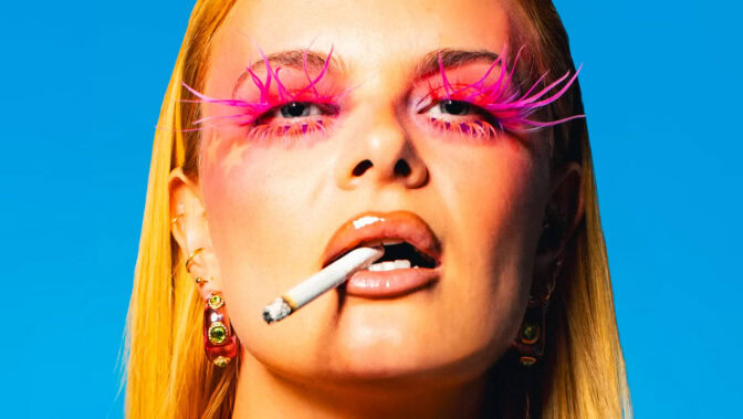 ”Erika meidän joka olet taivaasta” – fanit rakastavat Erika Vikmanin uutta kappaletta