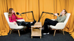 ”Niistä tuli kivat pikku persikat” – Janni Hussi ja Sointu Borg vertailevat rintojaan