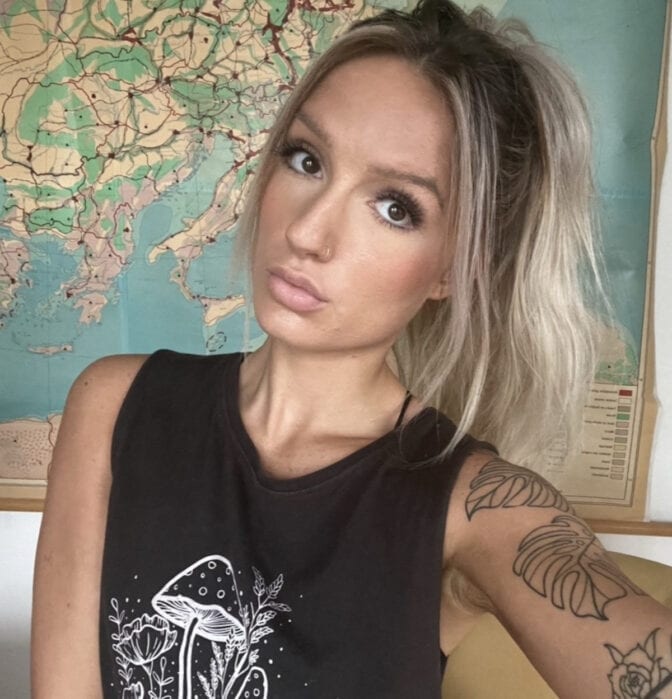 ”Aikuisviihde tekee miehistä heikkoja” – entinen Onlyfans-tähti varoittaa muita alan seurauksista