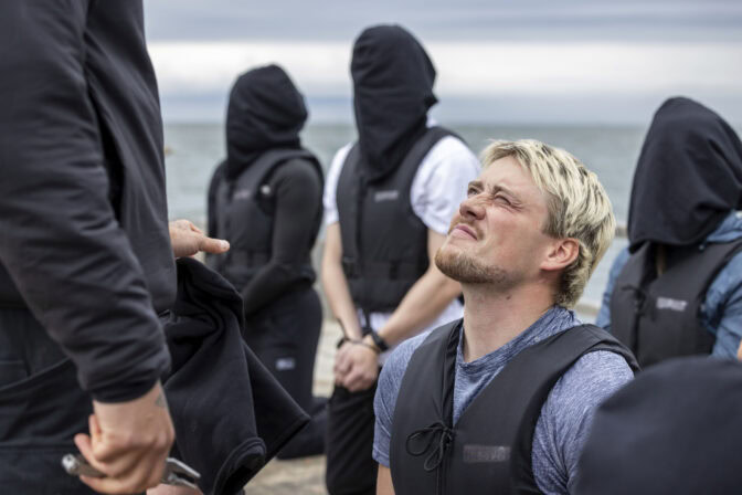 Yksi Erikoisjoukot-kokelas joutuu välittömästi kouluttajien silmätikuksi: ”Topsipuikon ruumiinrakenne”