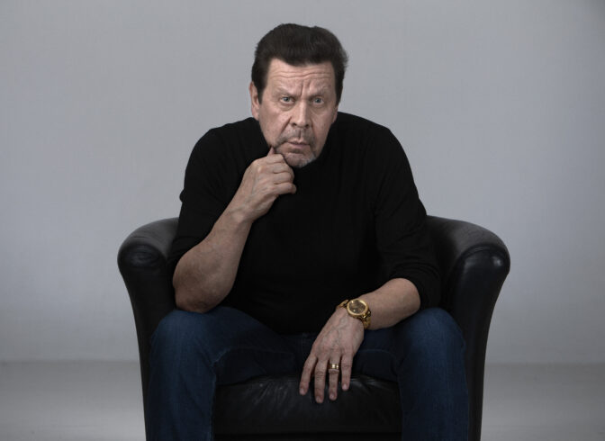 Pate Mustajärvelle muistokonsertti – katso ketkä kaikki nousevat lavalle