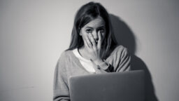 Jälleen leviää vaarallinen somehaaste – nuoria yllytetään käyttämään tuikitavallisia kotiapteekin tuotteita