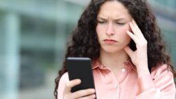 Työttömät alkavat nyt saada tekstiviestejä – kyse ei ole huijauksesta