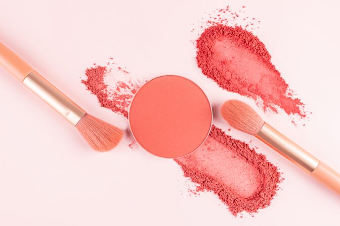 Testasimme puuterimaiset poskipunat, joista kaksi nousi ylitse muiden: ”Hinta-laatusuhteeltaan täysi kymppi”