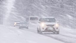 “En lähtisi autolla minnekään” – Pekka Pouta varoittaa torstain rajusta pyrypäivästä