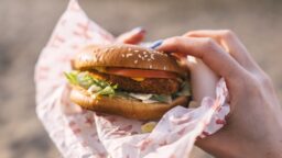 Vuoden paras Hesburger valittiin: ”Työntekijöillä on kivaa töissä”