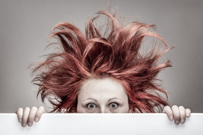 MN: Menetkö nukkumaan märällä tukalla? Asiantuntijat tyrmäävät yleiset hiustenhoitorutiinit