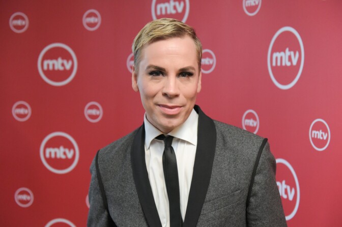 ”Me emme ole synti” – Cristal Snow kirjoitti koskettavan julkisen viestin Päivi Räsäselle