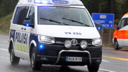 IL: Mies tuli kirveen kanssa päiväkodin pihaan – lapset lukittiin sisälle