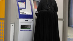 ”Ihmisiä ei tulisi rekisteröidä etnisin perustein” – Juho Eerola kritisoi romaneille maksettavia ”hamerahoja”