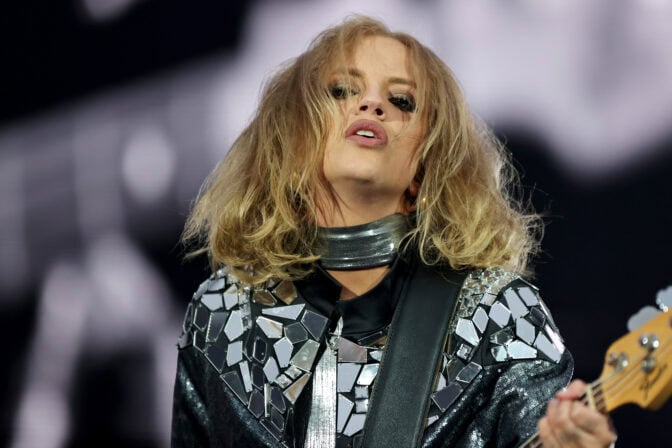 ”Nahkarotsi sekä bootsit otettu hällekin jo esille” – Elli Haloo esitteli vastasyntyneen lapsensa