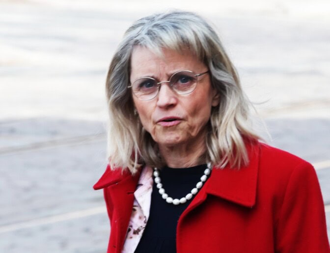 ”On aika muuttaa Venäjälle” – Päivi Räsäsen tuomio herättää tunteita kannattajissa