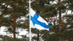 Perjantaina suruliputetaan koko maassa