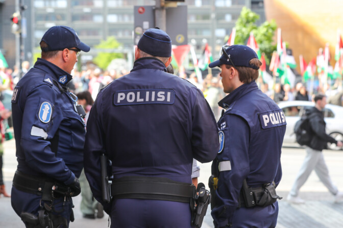 Puukotus peruskoulussa Helsingissä