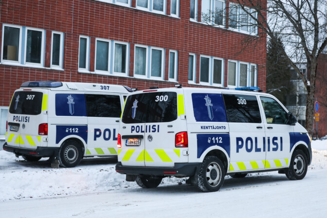 Alakouluikäinen lapsi puukotti opettajaa kesken oppitunnin