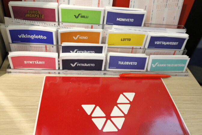 Kenossa hirmusumma minipanoksella – sata tonttua vain senteillä