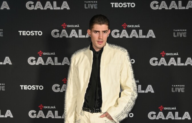 ”Hei nyt apua!” – Robin Packalen tuo Boom Kahin takaisin ja fanit sekosivat