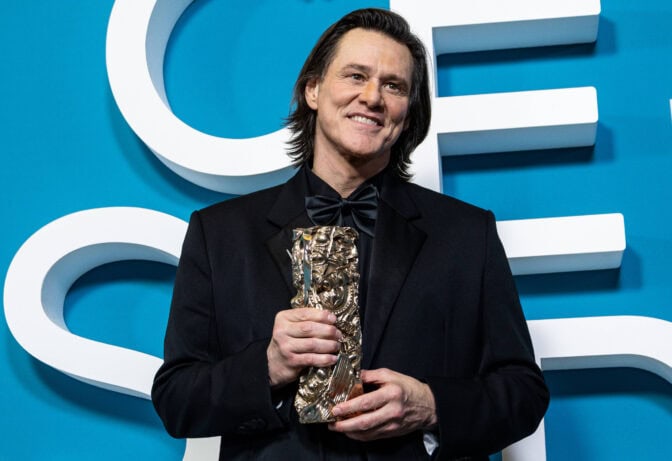 ”Tuo ei missään nimessä ole hän” – Jim Carreystä leviää hurjia salaliittoteorioita