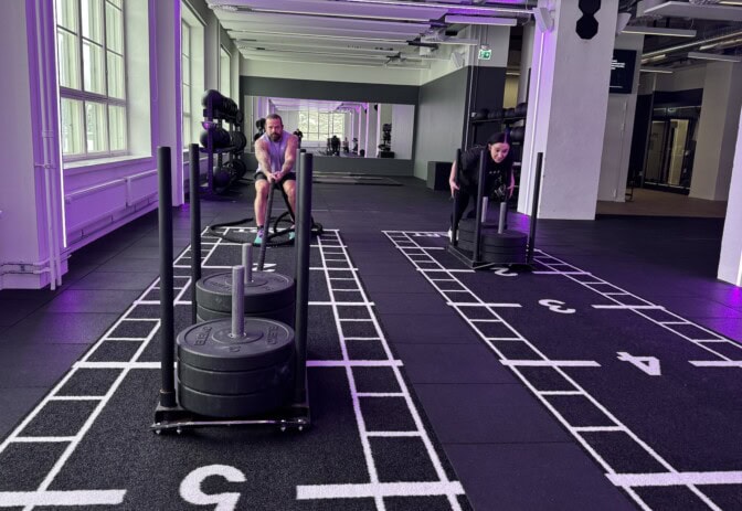 Kaikki puhuvat Hyroxista – mistä tässä treenimuodossa on oikein kyse?