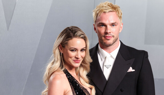 ”Näin käy äidille joka ei ole imettänyt lapsiaan tunteihin” – näyttelijän rinnoista kalabaliikki Oscar-gaalassa