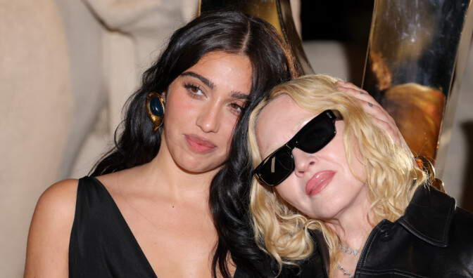 Madonnan tytär edusti ilman rintaliivejä täysin läpinäkyvässä asussa