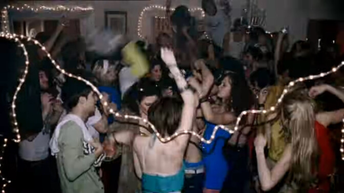 Alaikäisten lasten epäillään käyttäneen huumeita valtavissa kotibileissä