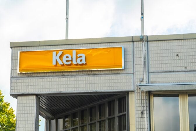 Kela järjestää harvinaisen livelähetyksen – ihmiset vaativat vastauksia