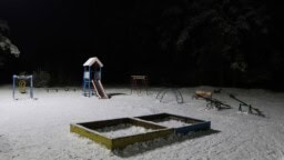 Lapsi joutui viettämään yönsä 15 asteen pakkasessa – vanhemmat eivät päästäneet sisälle