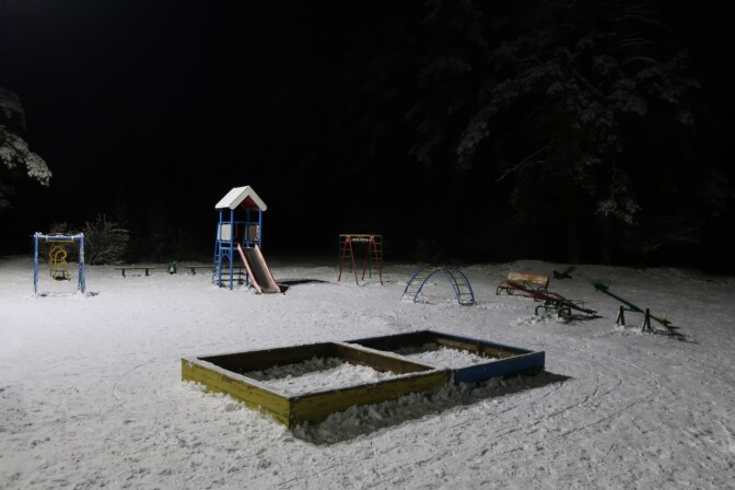 Lapsi joutui viettämään yönsä 15 asteen pakkasessa – vanhemmat eivät päästäneet sisälle