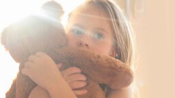 IL: Äiti oli tyytymätön saamaansa palveluun – hakkasi päiväkodin työntekijän lasten silmien edessä