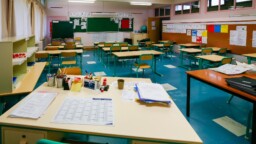 Opettajien mitta täynnä – lakko uhkaa ammattikorkeakouluja