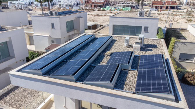 Onko katollasi aurinkopaneeli? Maahantuoja varoittaa riskistä