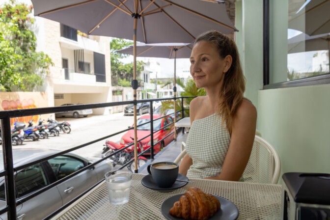 Tästä syystä naiset lähtevät lomamatkalle yksin – tai korkeintaan hyvän ystävän kanssa